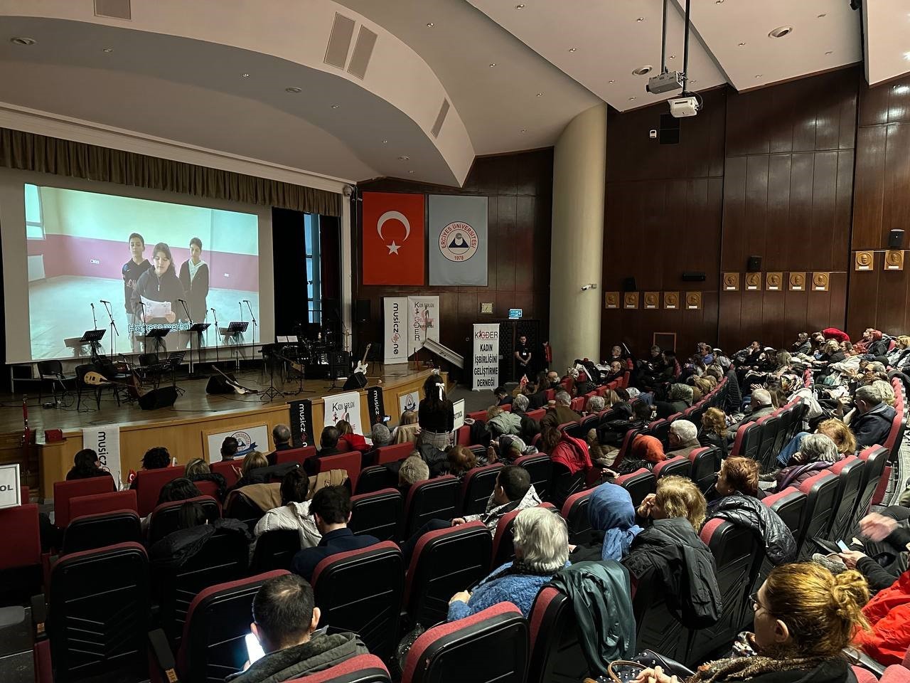 Antakya’da depremde hasar alan okul için Kayseri’de yardım konseri düzenlendi
?v=1