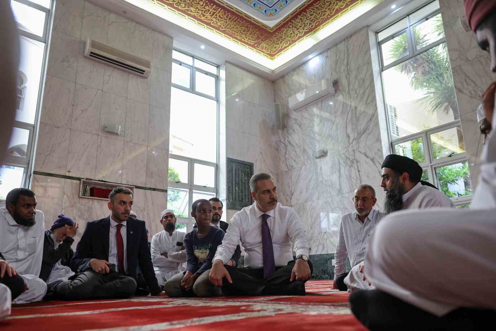 Dışişleri Bakanı Fidan, Nur’ul Hamidiye Camii’ni ziyaret etti
?v=1