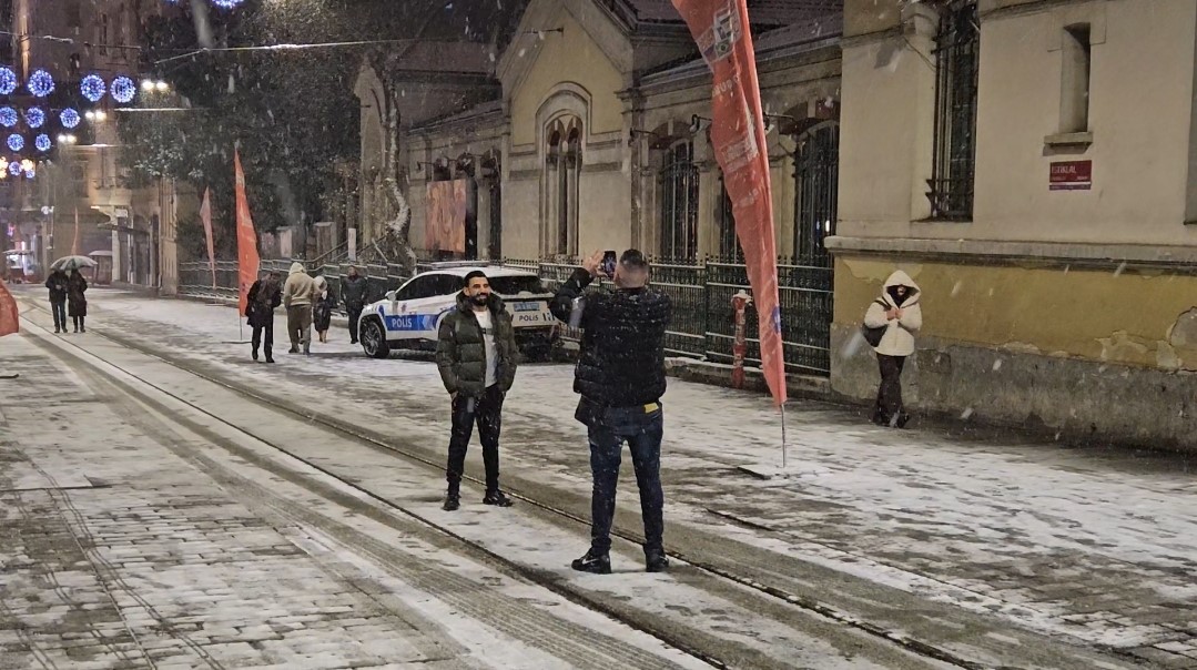 İstanbul’da kar yağışı 3’üncü gününde de devam etti
