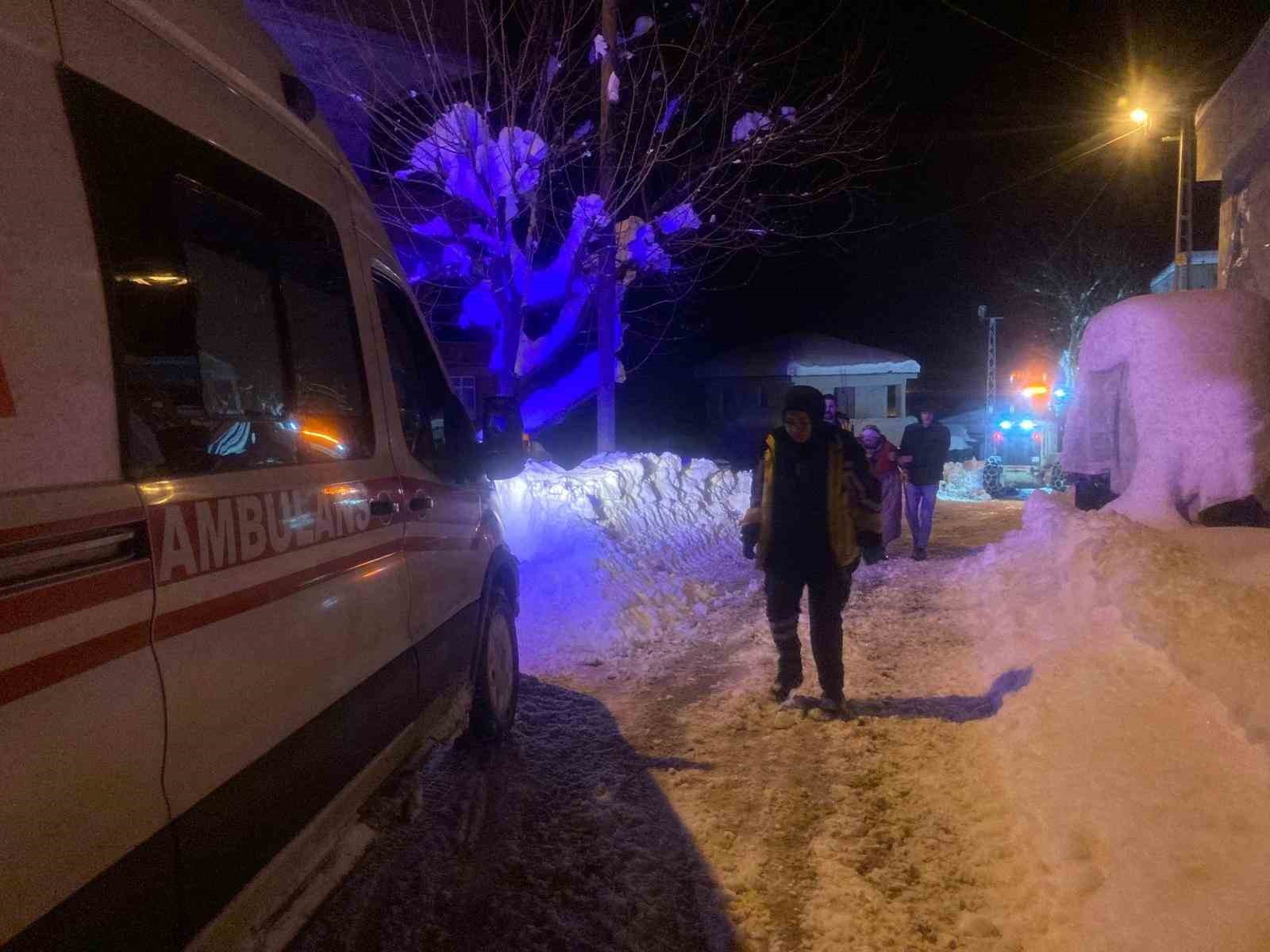 Ünye’de belediye ekipleri, ambulansın hasta kadına ulaşması için seferber oldu
?v=1