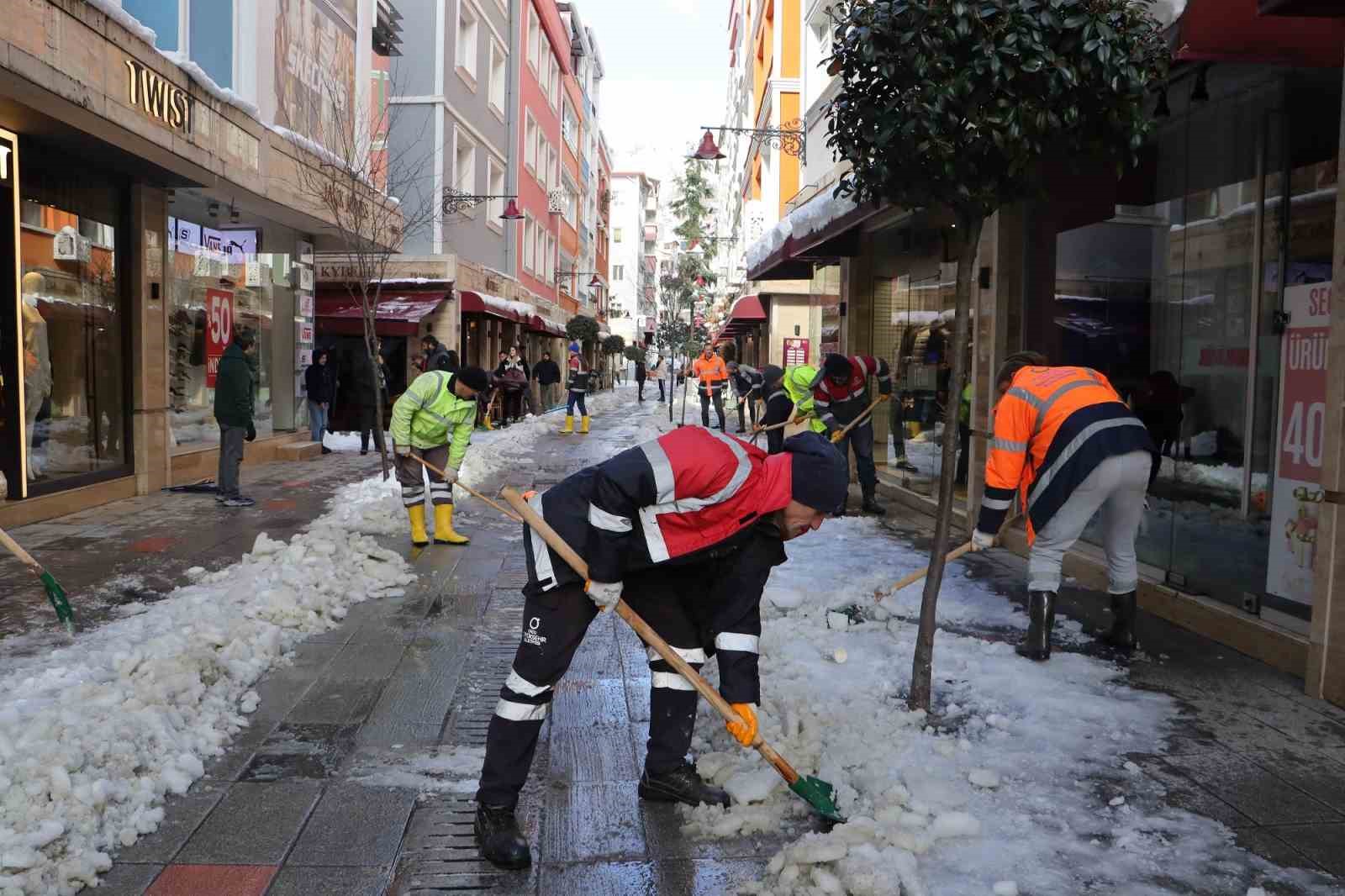 Ordu’nun caddelerinde kar temizliği
?v=1