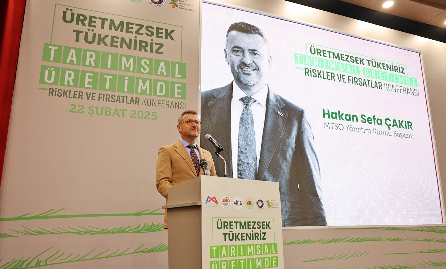 Mersin’de ’Üretmezsek Tükeniriz Tarım Konferansı’ düzenlendi
?v=1