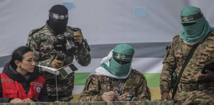 Hamas Siyasi Büro Üyesi Naim:  Netanyahu ikinci aşamaya katılmayı reddediyor ?v=1