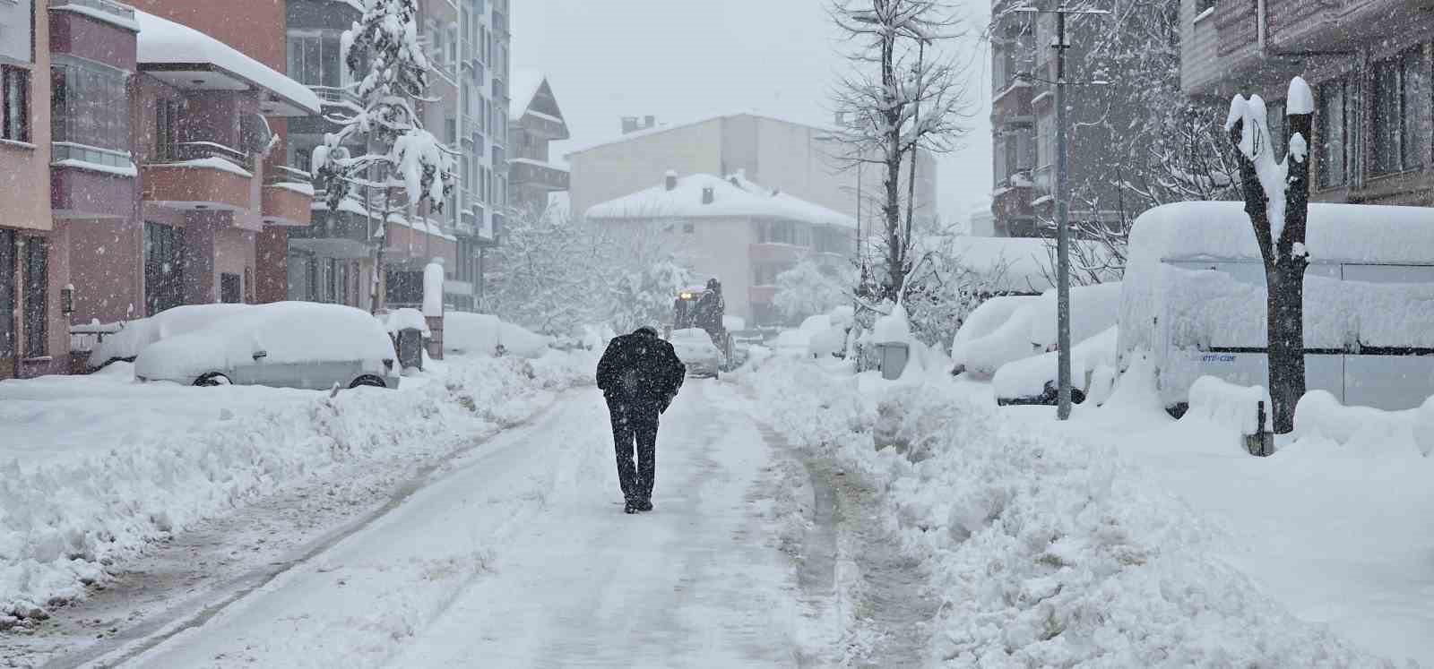 Kastamonu’da kar yağışı etkisini sürdürüyor
?v=1