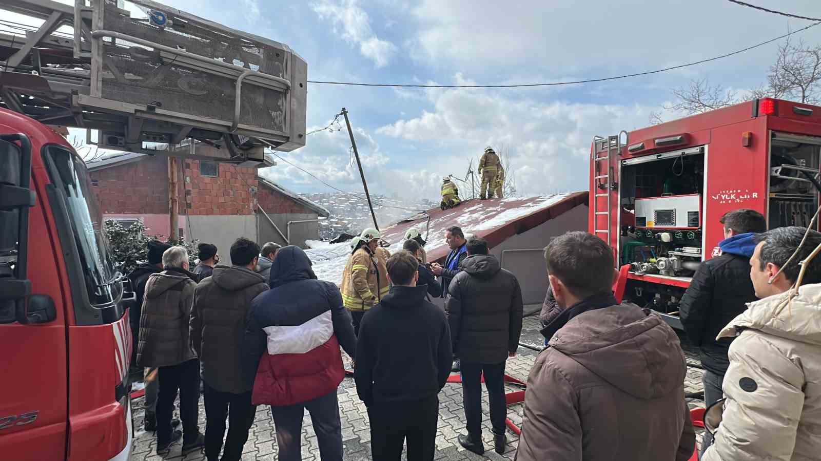 Beykoz’da korkutan çatı yangını
?v=1