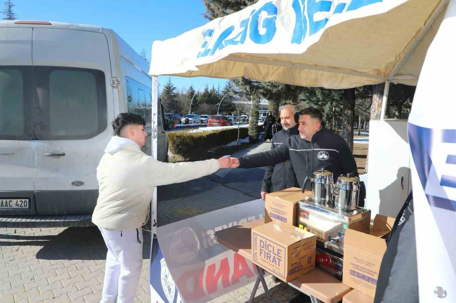 Elazığ Belediyesi’nden MSÜ, adaylarına ikram
?v=1