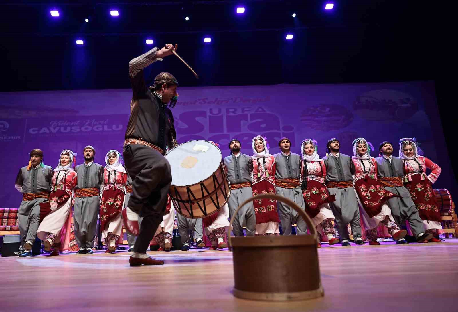 Denizli Büyükşehir tarafından düzenlenen Urfa Sıra Gecesi unutulmaz anlara sahne oldu
?v=1