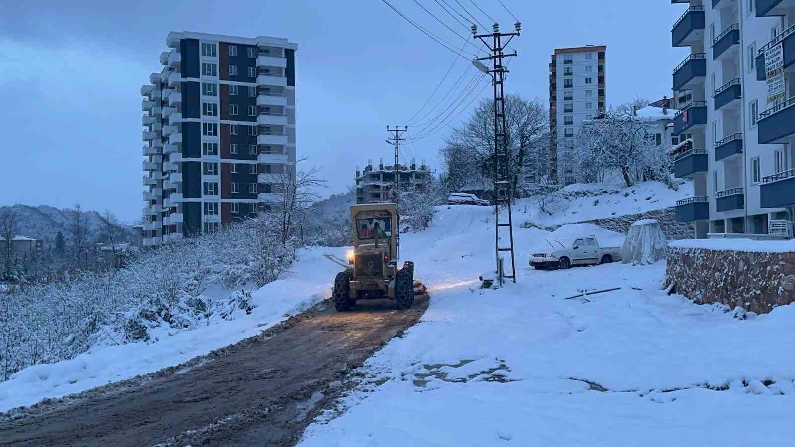 Ordu’da karla mücadele sürüyor
?v=1