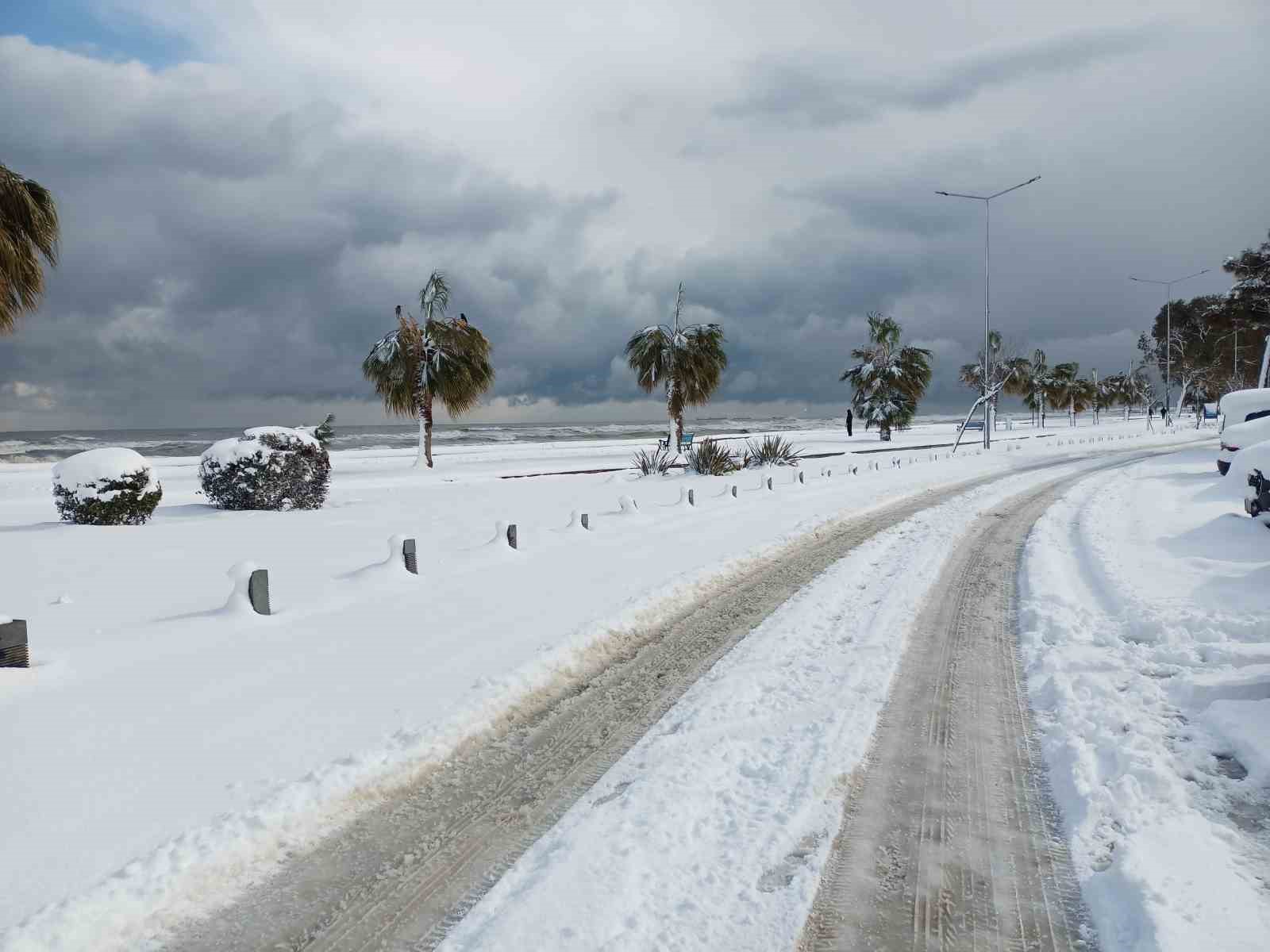 Vali Tavlı uyardı:  Zorunlu olmadıkça trafiğe çıkmayın 
?v=1