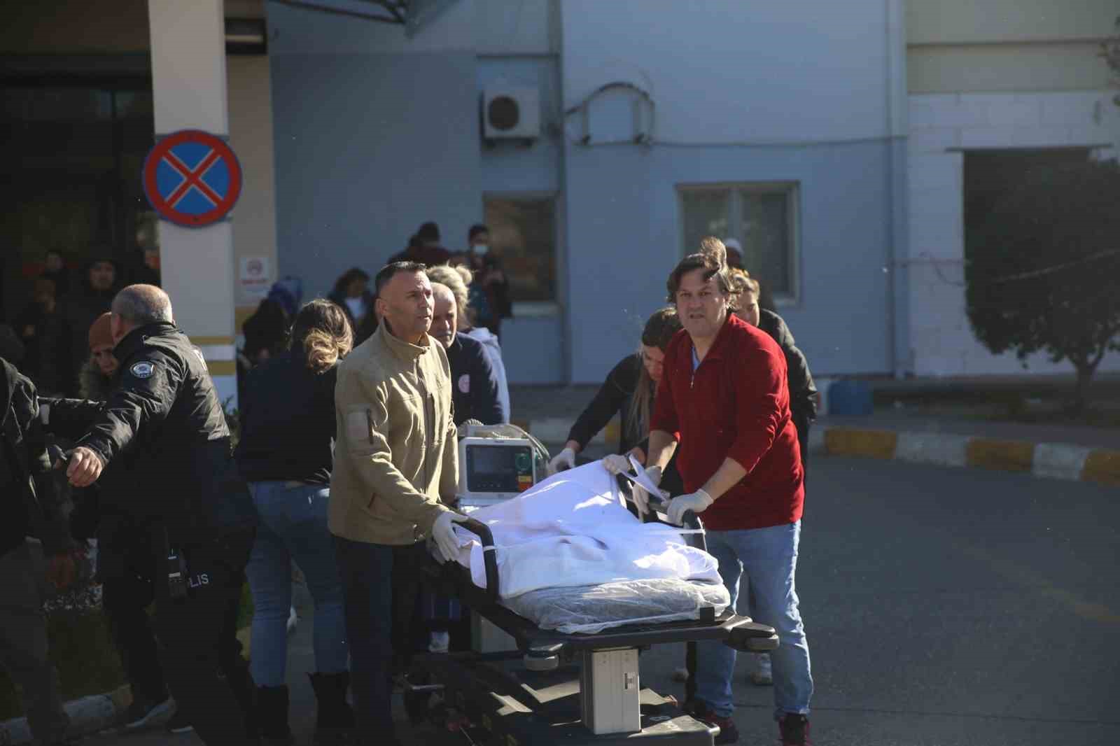 Muğla’da araç yangınında 5 yaşındaki çocuk ağır yaralandı
?v=1