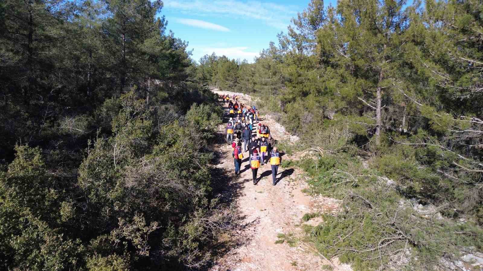 AFAD Muğla, gönüllülerle birlikte doğa yürüyüşü gerçekleştirdi
?v=1