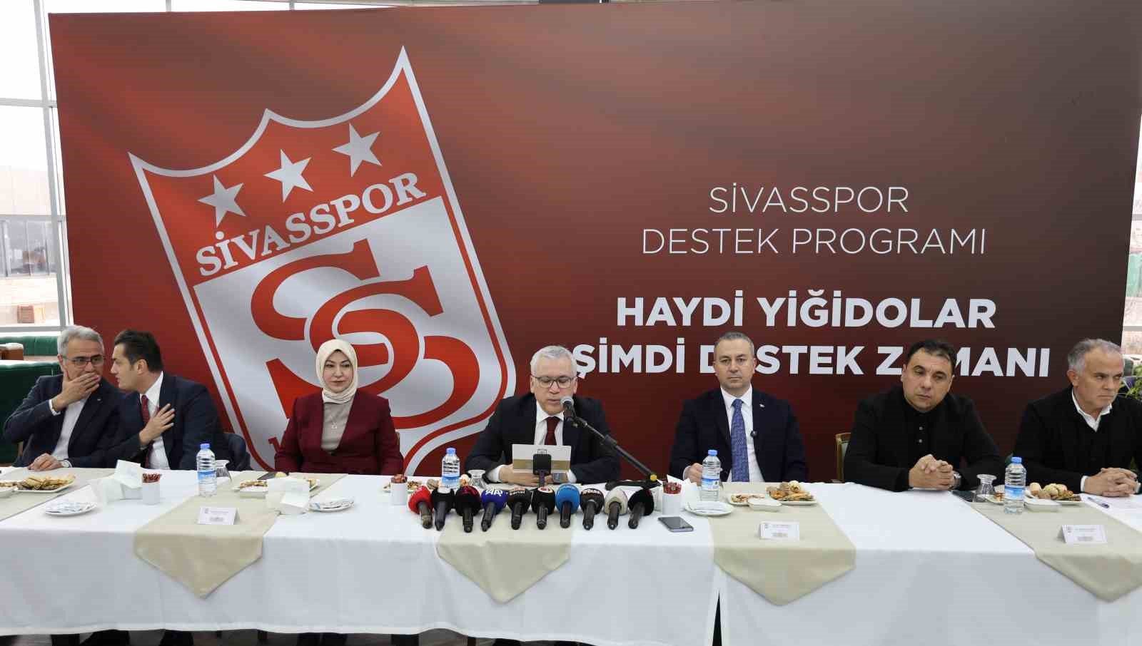 Sivasspor için destek toplantısında buluştular
?v=1