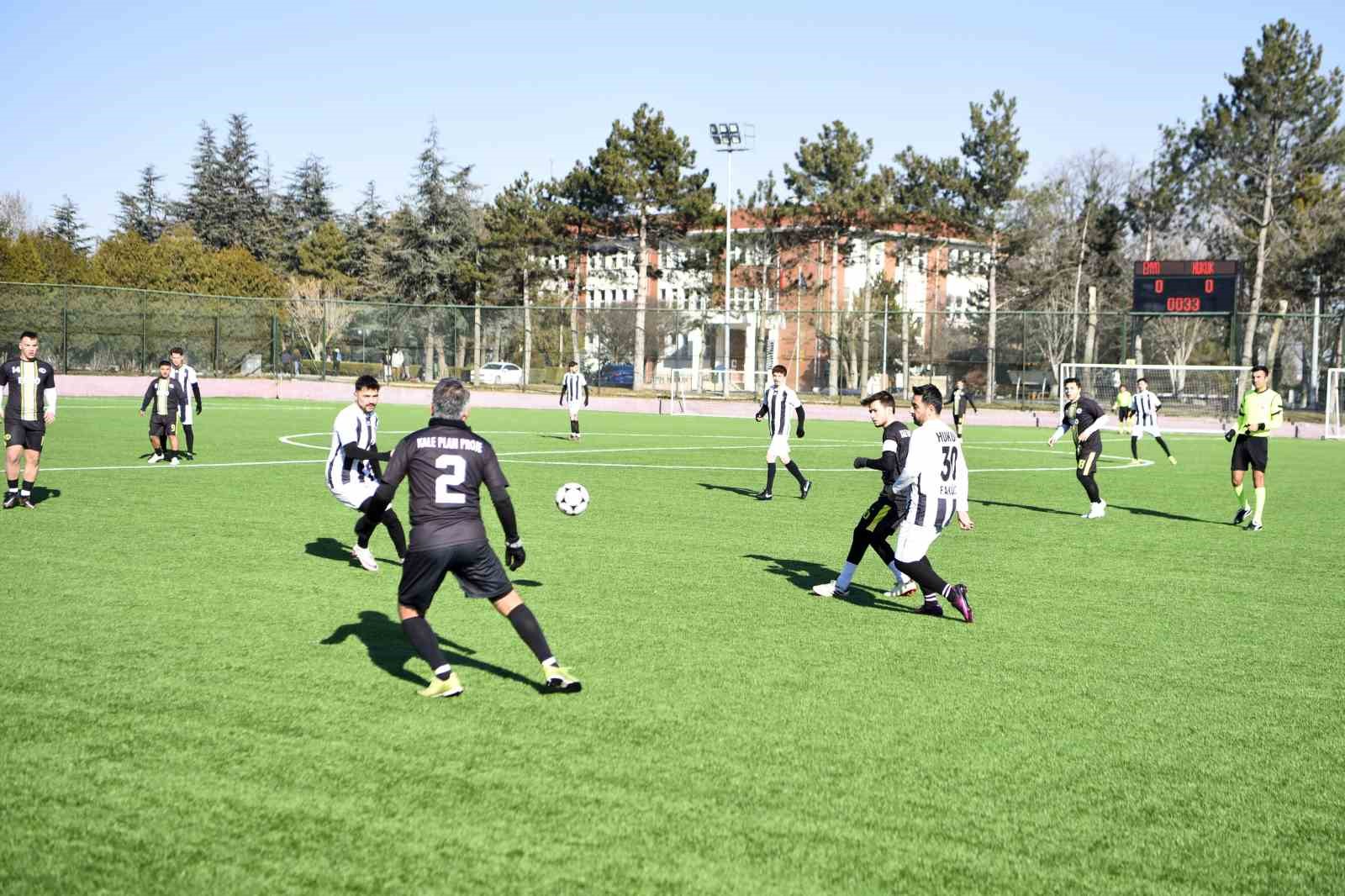 Anadolu Üniversitesi Öğrenci Spor Turnuvaları’nın 2’nci yarısı başladı
?v=1