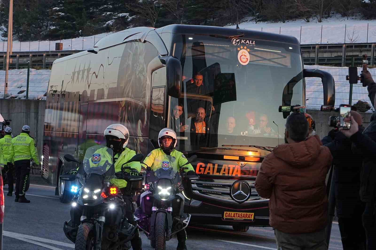 Galatasaray, Ali Sami Yen Spor Kompleksi’ne ulaştı
?v=1