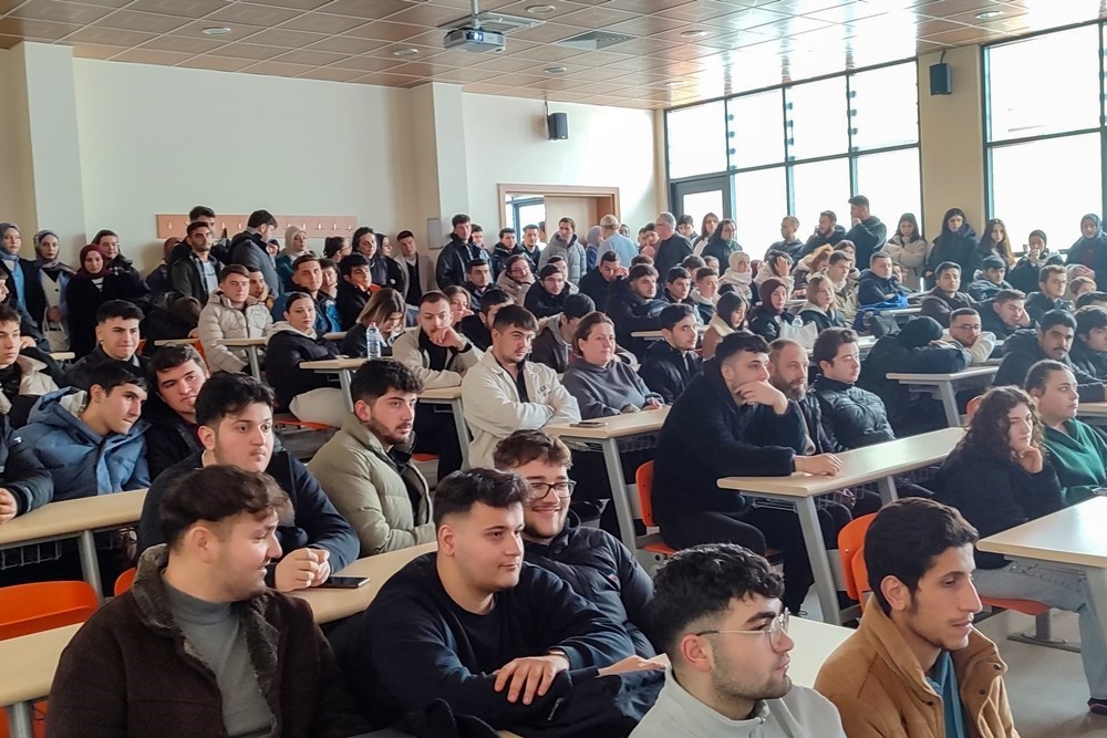 Kastamonu Üniversitesi’nde Teknofest bilgilendirme seminerleri tamamlandı
?v=1