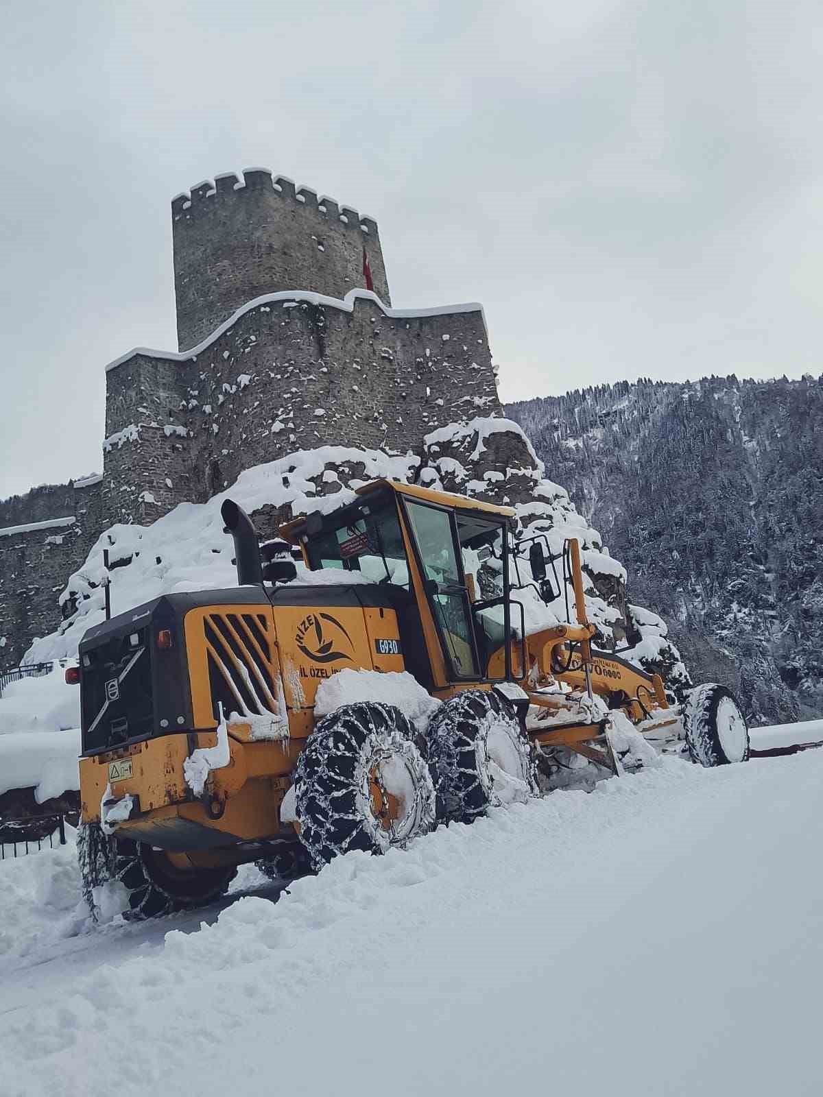 Rize’de eğitime kar engeli: Okullar 1 gün daha tatil edildi
?v=1