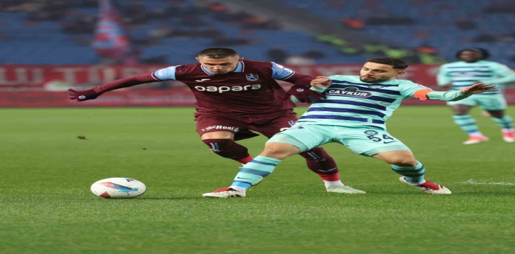 Ziraat Türkiye Kupası: Trabzonspor: 3 - Çaykur Rizespor: 0 (İlk yarı)?v=1