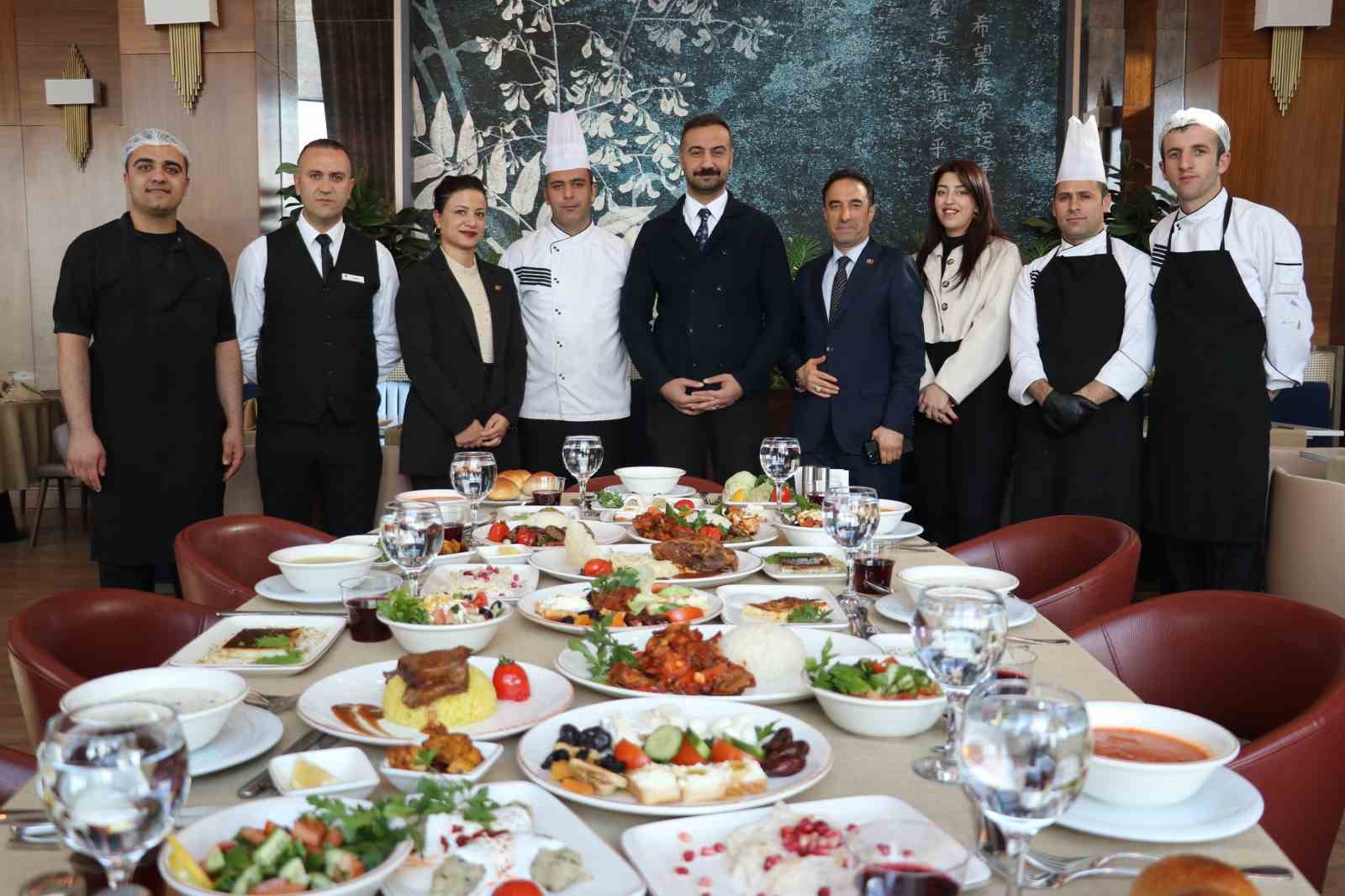 Hilton zengin iftar sofrası ile Ramazan’a hazır
?v=1