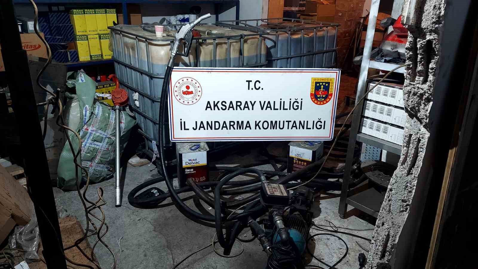 Jandarmadan kaçak madeni yağ operasyonu: 1 gözaltı
?v=1