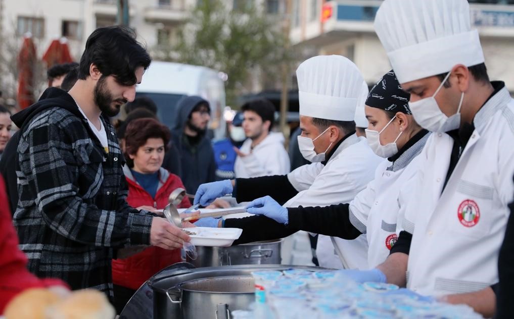 Menteşe Belediyesi İftar Çadırında 3 bin kişiye yemek verilecek
?v=1