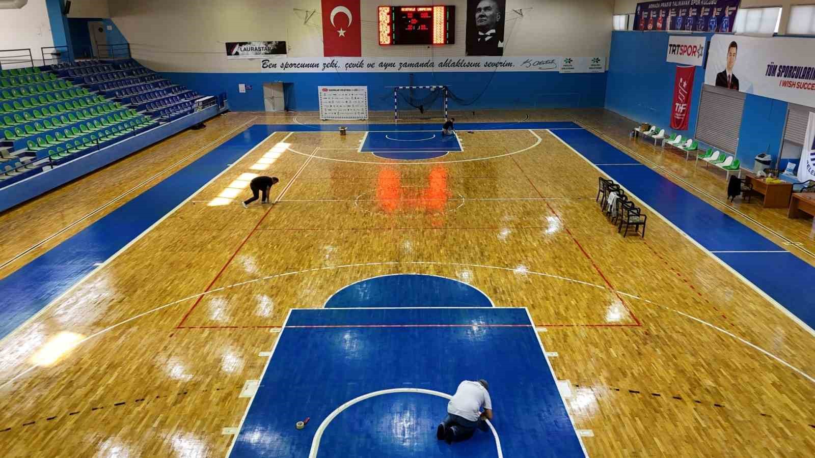 Binnaz Karakaya Spor Salonu’nda çalışmalar tamamlandı
?v=1