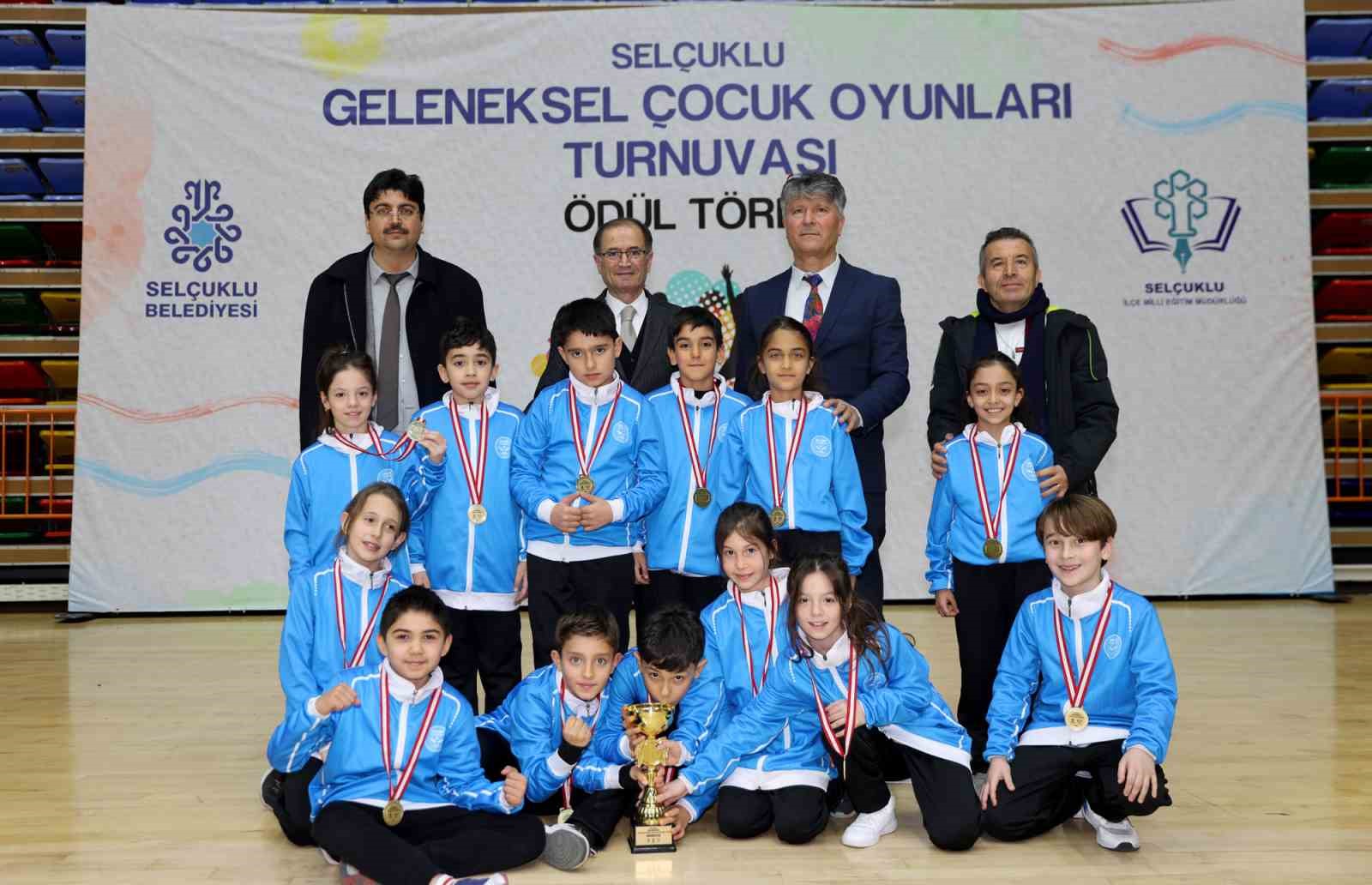 Selçuklu’da Geleneksel Çocuk Oyunları Turnuvası’nda ödül heyecanı yaşandı
?v=1