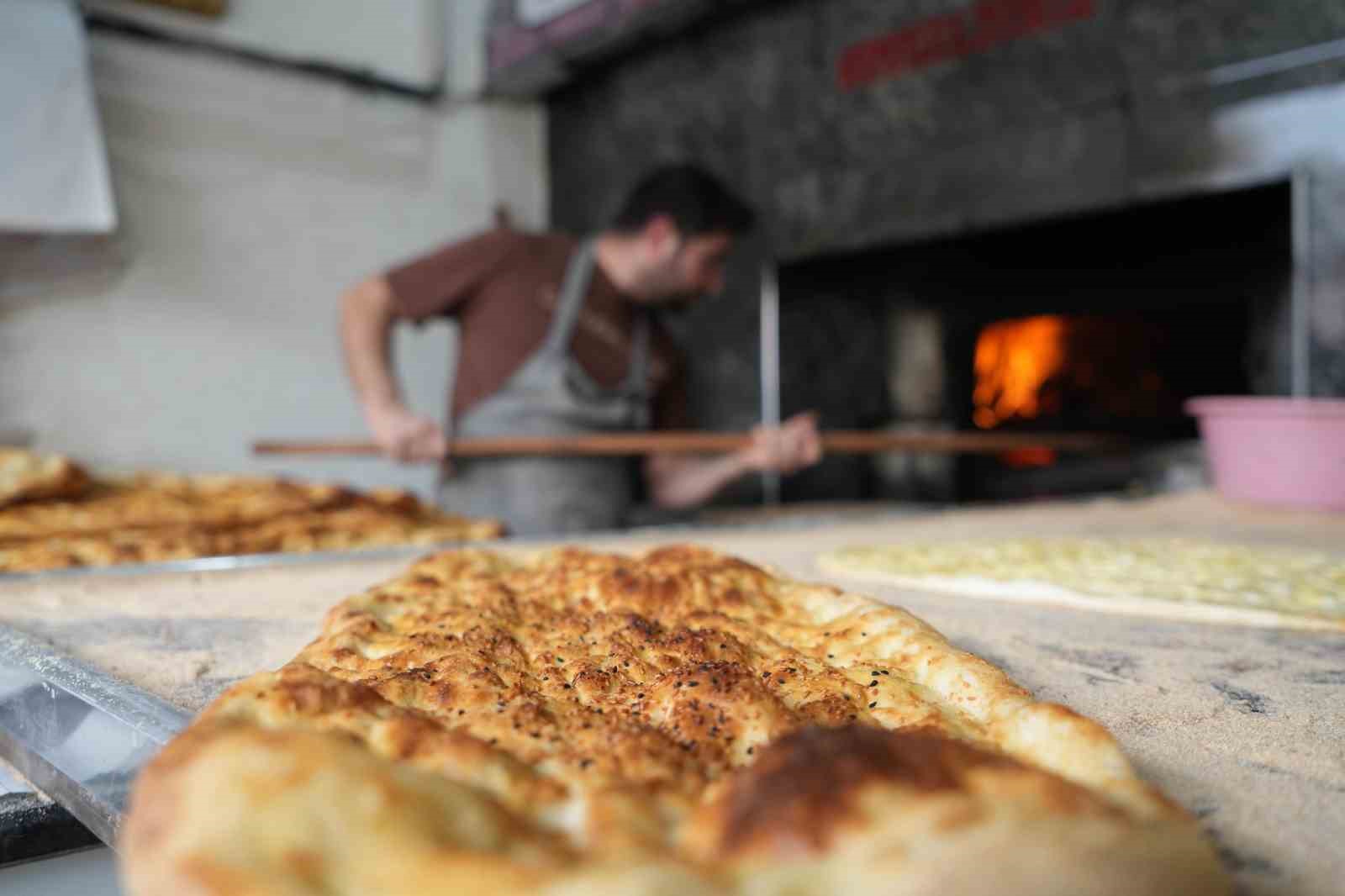 Bayburt’ta Ramazan pidesinin fiyatı belli oldu
?v=1