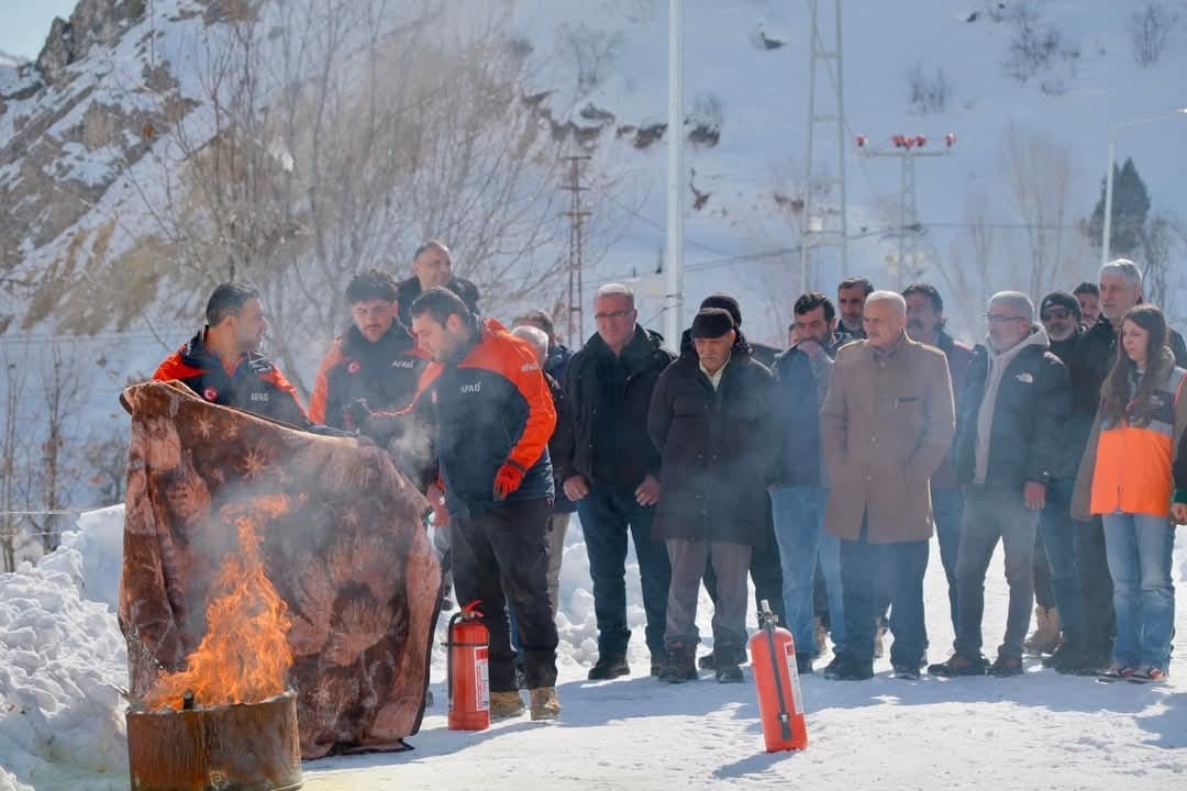 Tunceli’de ‘Yangın Farkındalık Eğitimi’ düzenlendi
?v=1