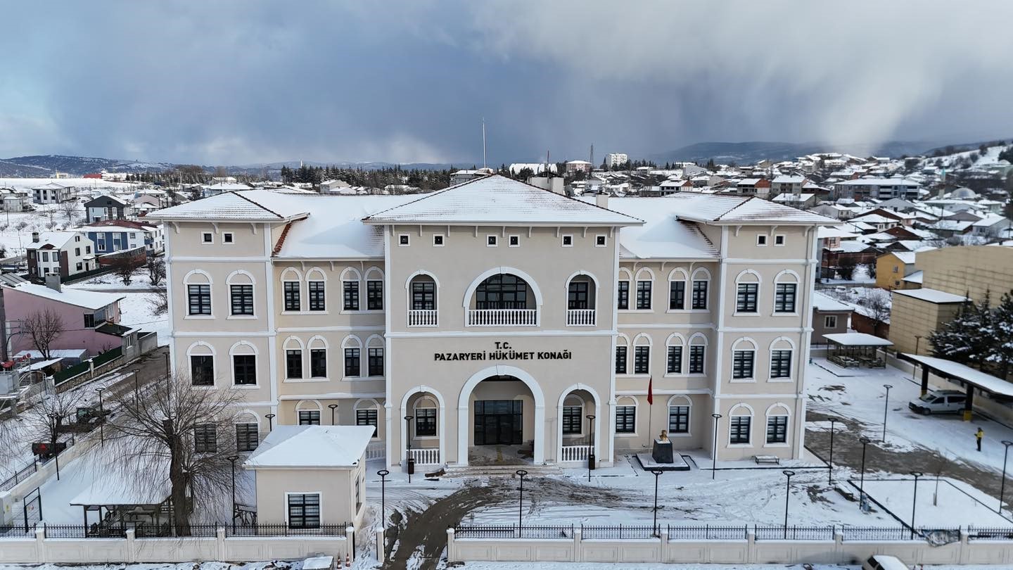 Yapımı tamamlanan Hükümet Konağı yeni yüzüyle hizmet vermeye başladı
?v=1