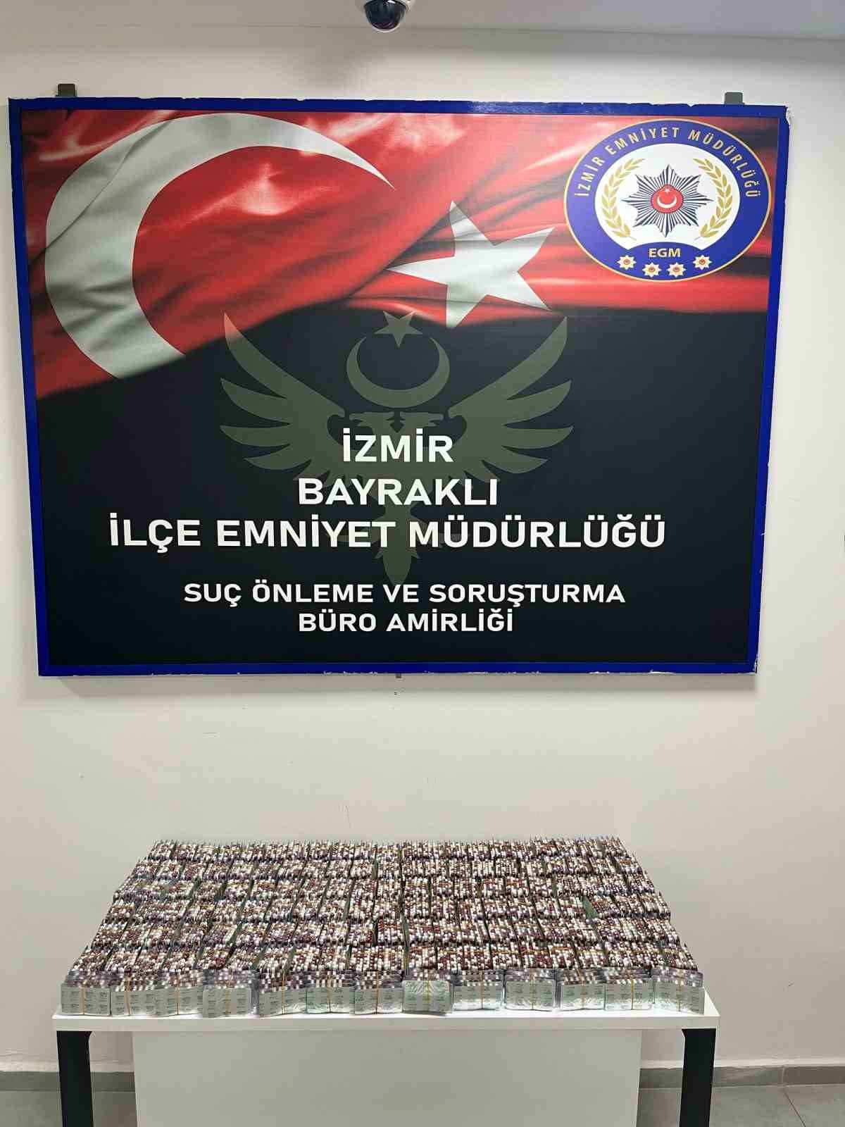 İzmir’de uyuşturucu taciri 15 binin üzerinde hapla yakalandı
?v=1