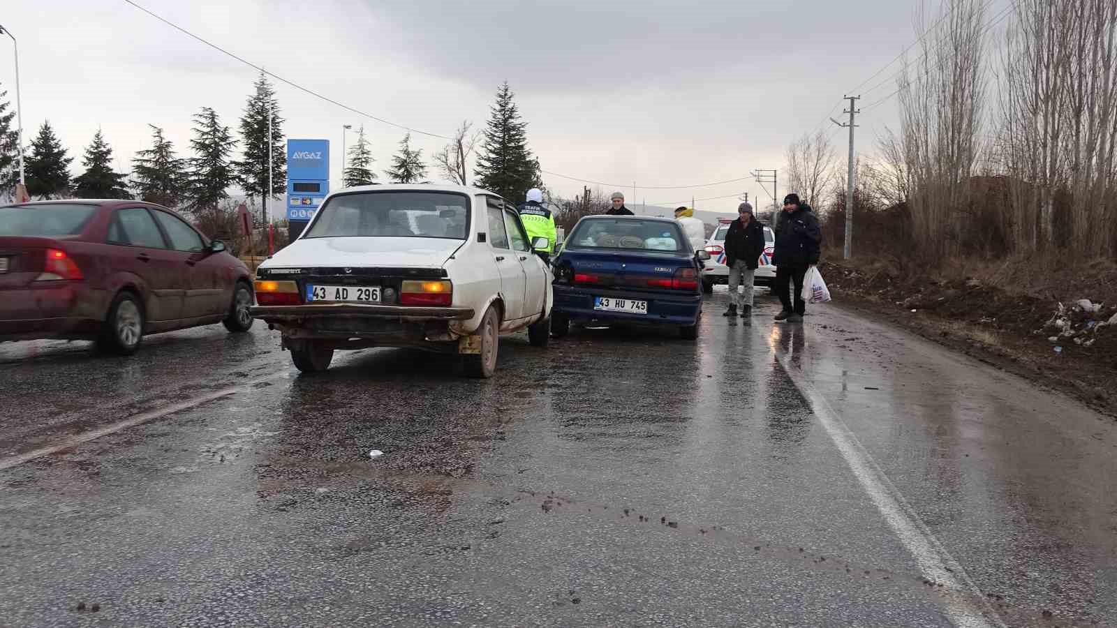 Tavşanlı’da trafik kazası:1 yaralı
?v=1