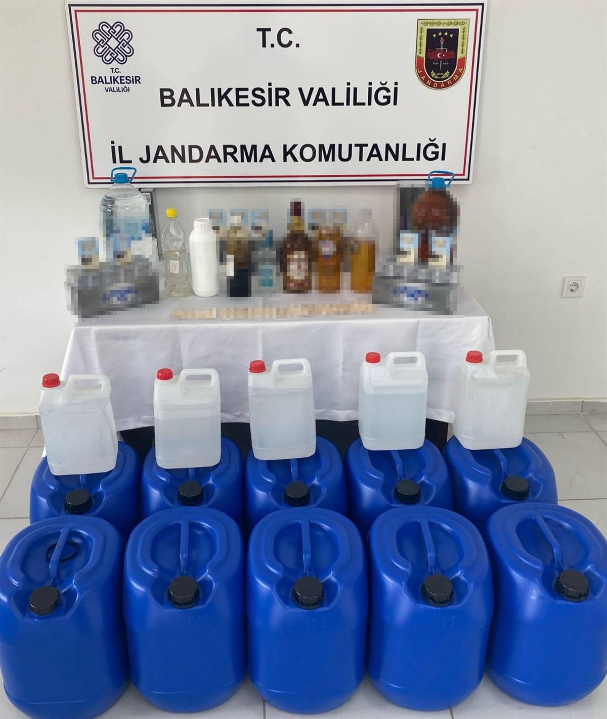 Balıkesir’de kaçak alkol ve sigara operasyonu: 1 şüpheli yakalandı
?v=1