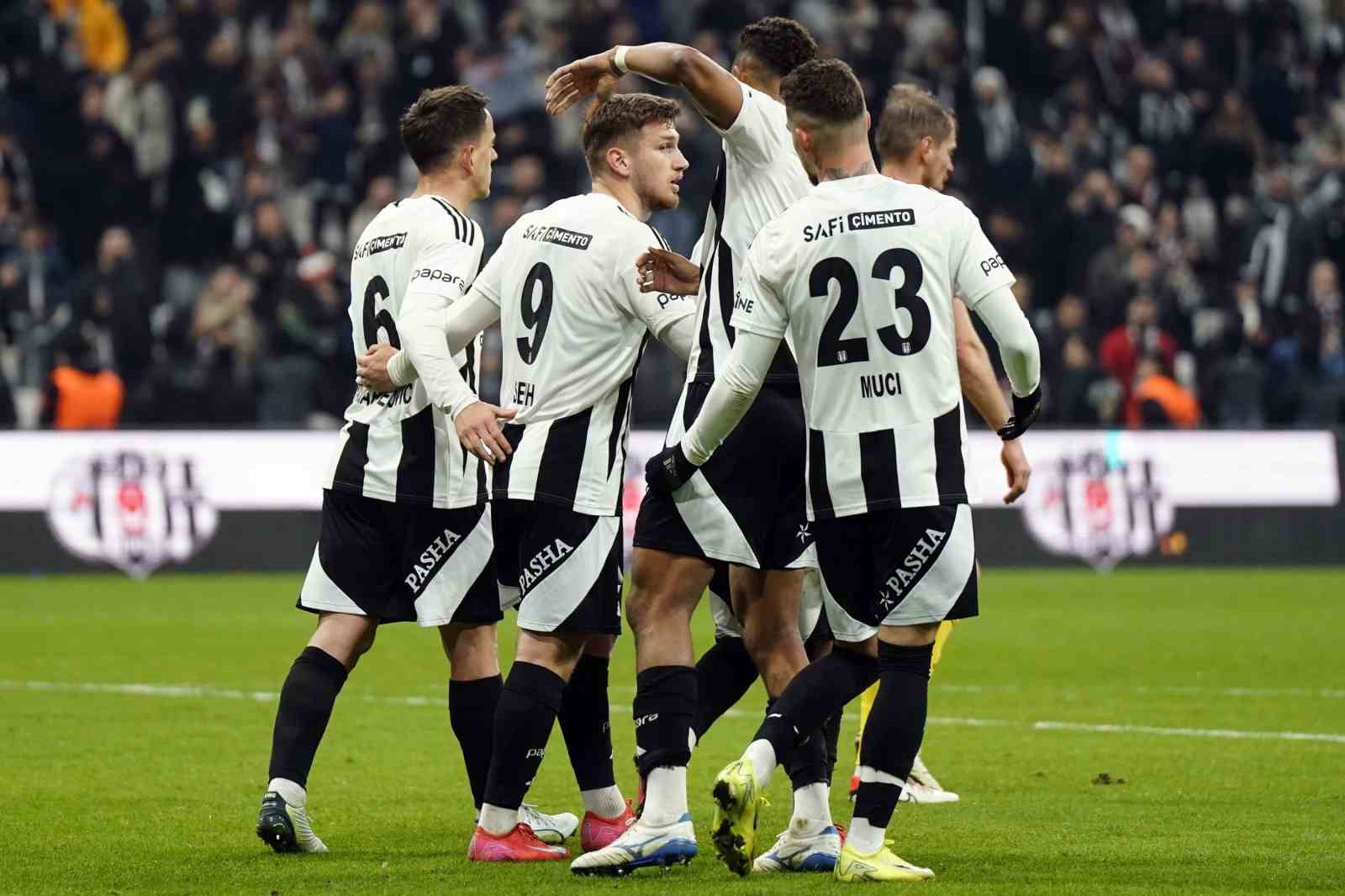 Beşiktaş bu sezon ilk kez 4 maç üst üste kazandı
?v=1