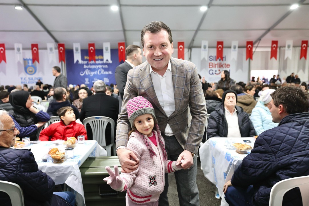 Silivri’de Ramazan’ın ilk iftarı şehit aileleri ve gazilerle yapıldı
?v=1