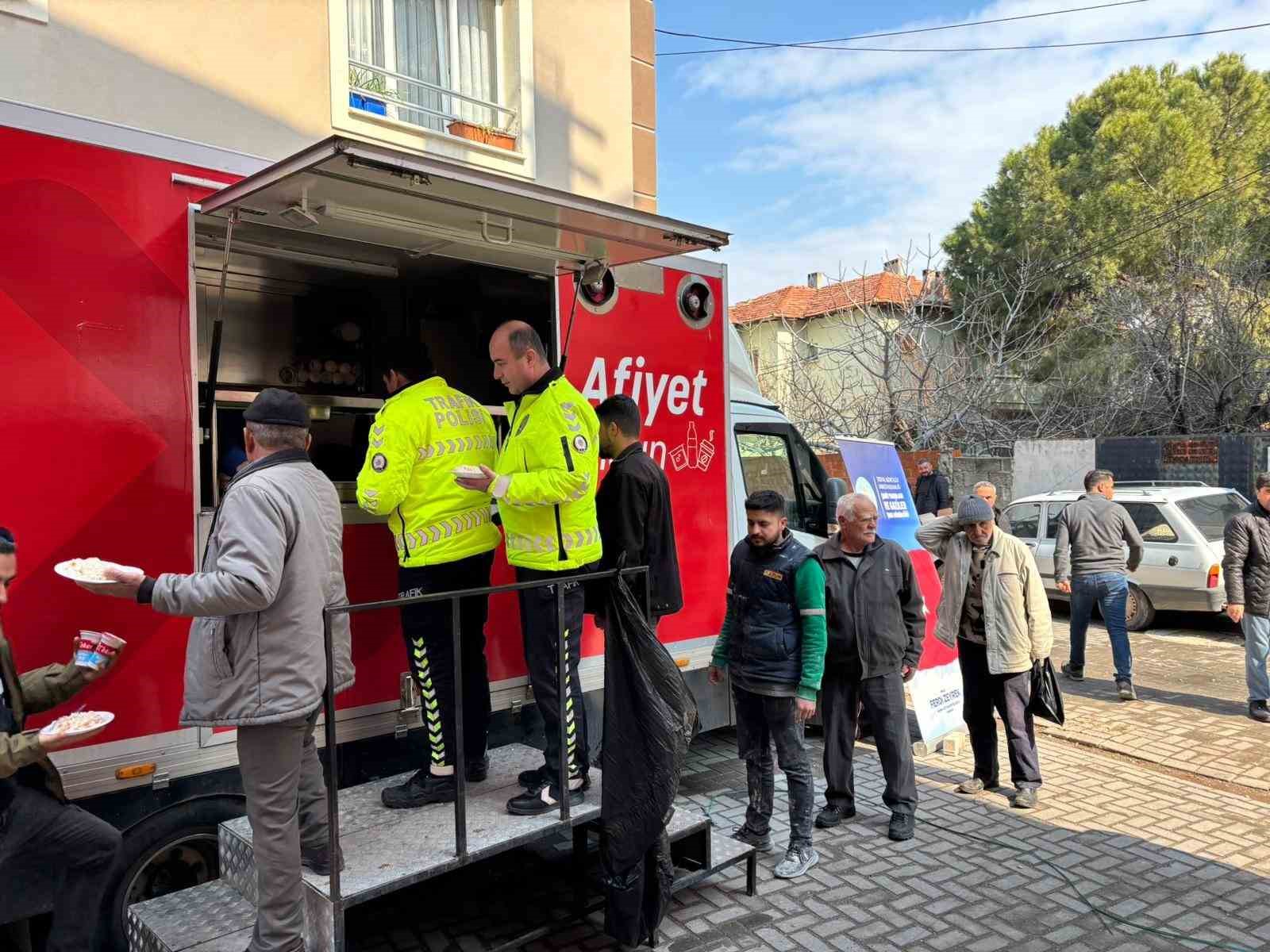 Büyükşehir gazi ve şehit yakınlarına destek oluyor
?v=1