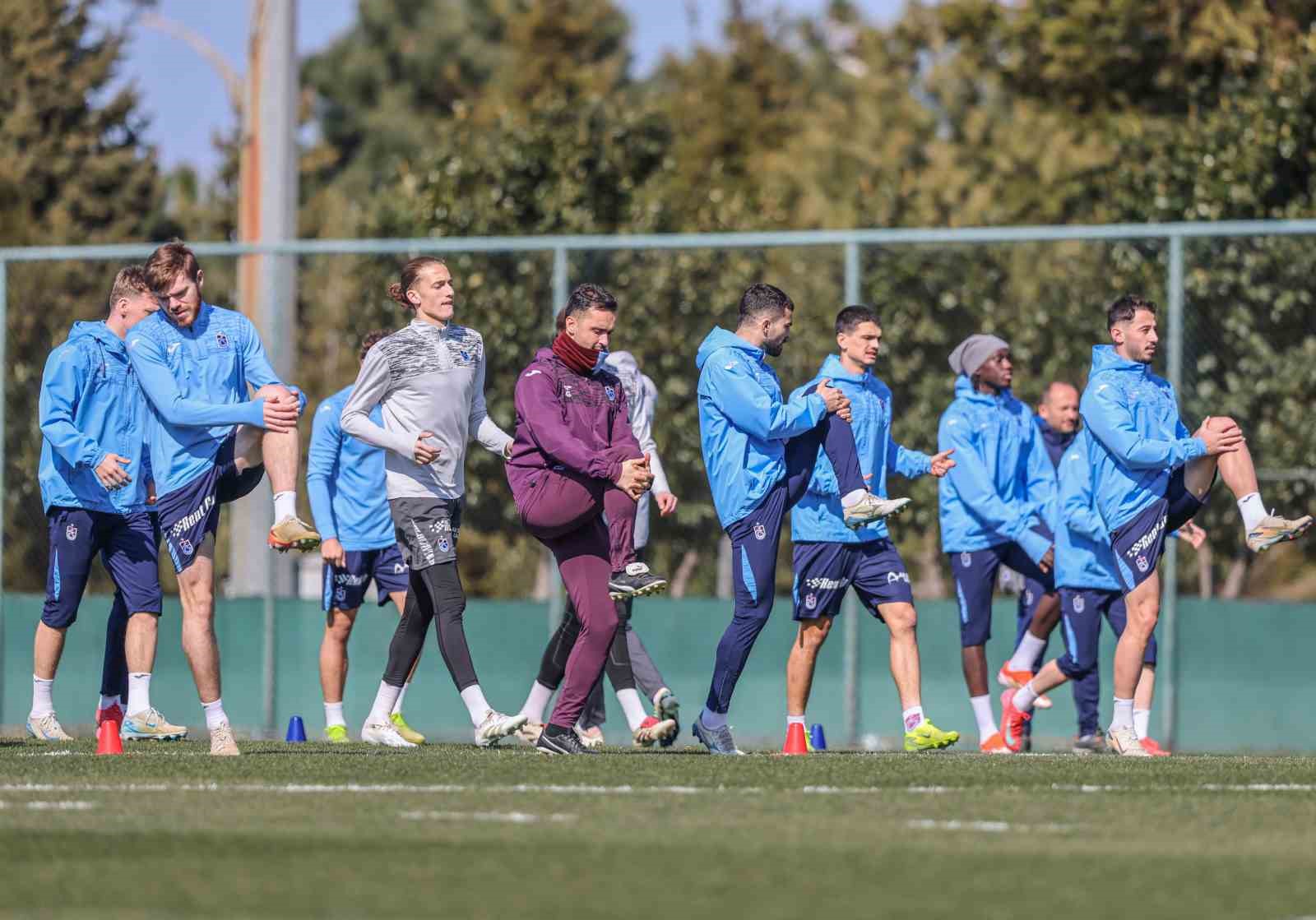 Trabzonspor Konya’ya 5 eksikle gitti
