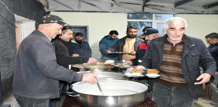 Bu köyde 5 yıldır tek iftar sofrası kuruluyor