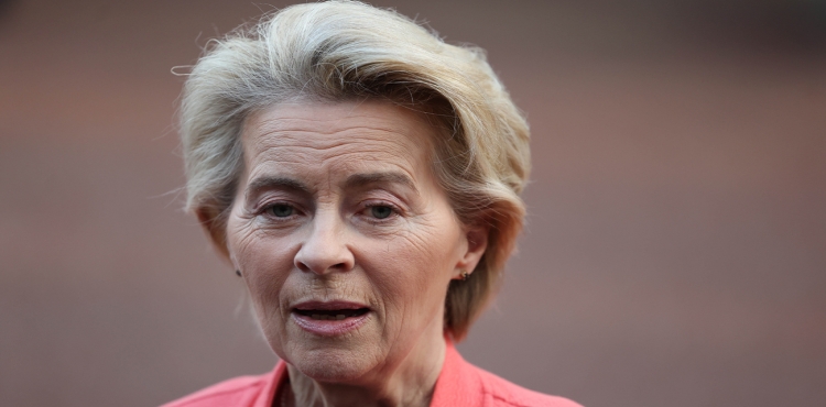 Avrupa Komisyonu Başkanı von der Leyen:  Savunma yatırımlarını uzun vadeli olarak artırmak artık son derece kritik önem taşıyor ?v=1