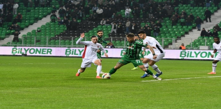 Trendyol 1. Lig: Sakaryaspor: 1 - Fatih Karagümrük: 3?v=1