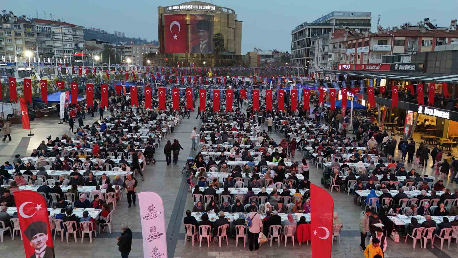 Aydın Büyükşehir Belediyesi 225 noktada iftar çadırı kuruyor
?v=1