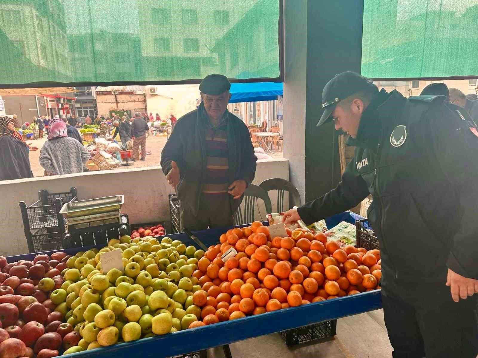 Çine’de zabıta ekipleri semt pazarlarında denetimlerini sürdürüyor
?v=1