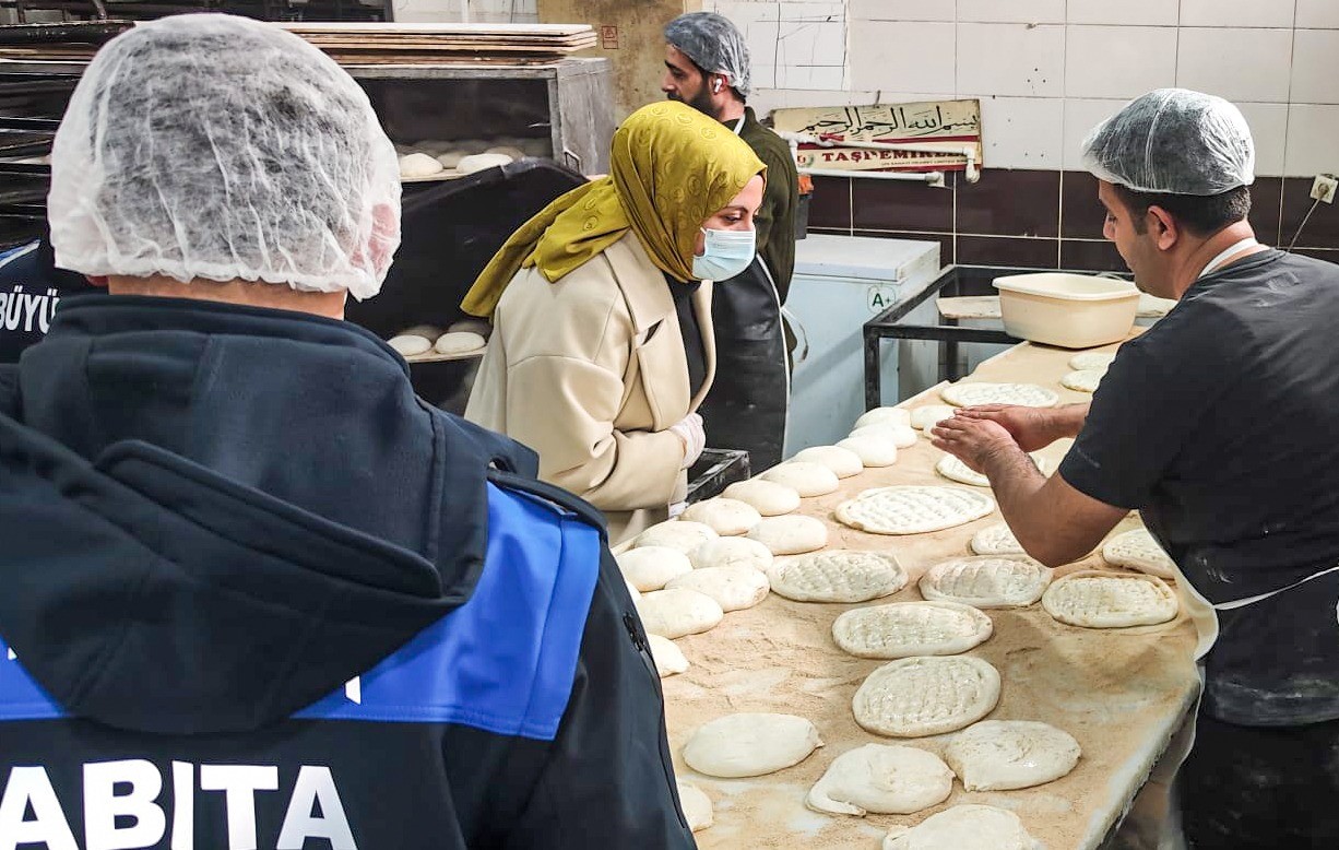 Van Büyükşehir Belediyesi fırın ve tandır evlerini denetledi
?v=1