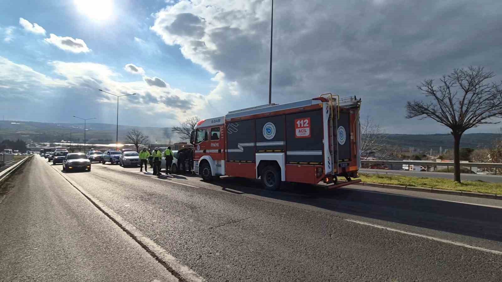 Tekirdağ Çevre Yolu’nda hararet yapan araç trafiği aksattı
?v=1