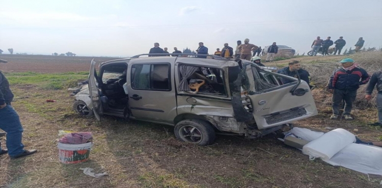 Hatay’da hafif ticari araç tarlaya uçtu: 1’i ağır 3 yaralı?v=1