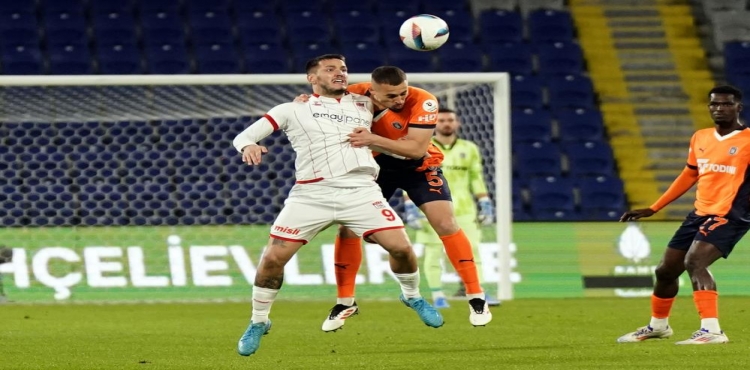 Trendyol Süper Lig: Başakşehir: 1 - Sivasspor: 0 (Maç devam ediyor)?v=1