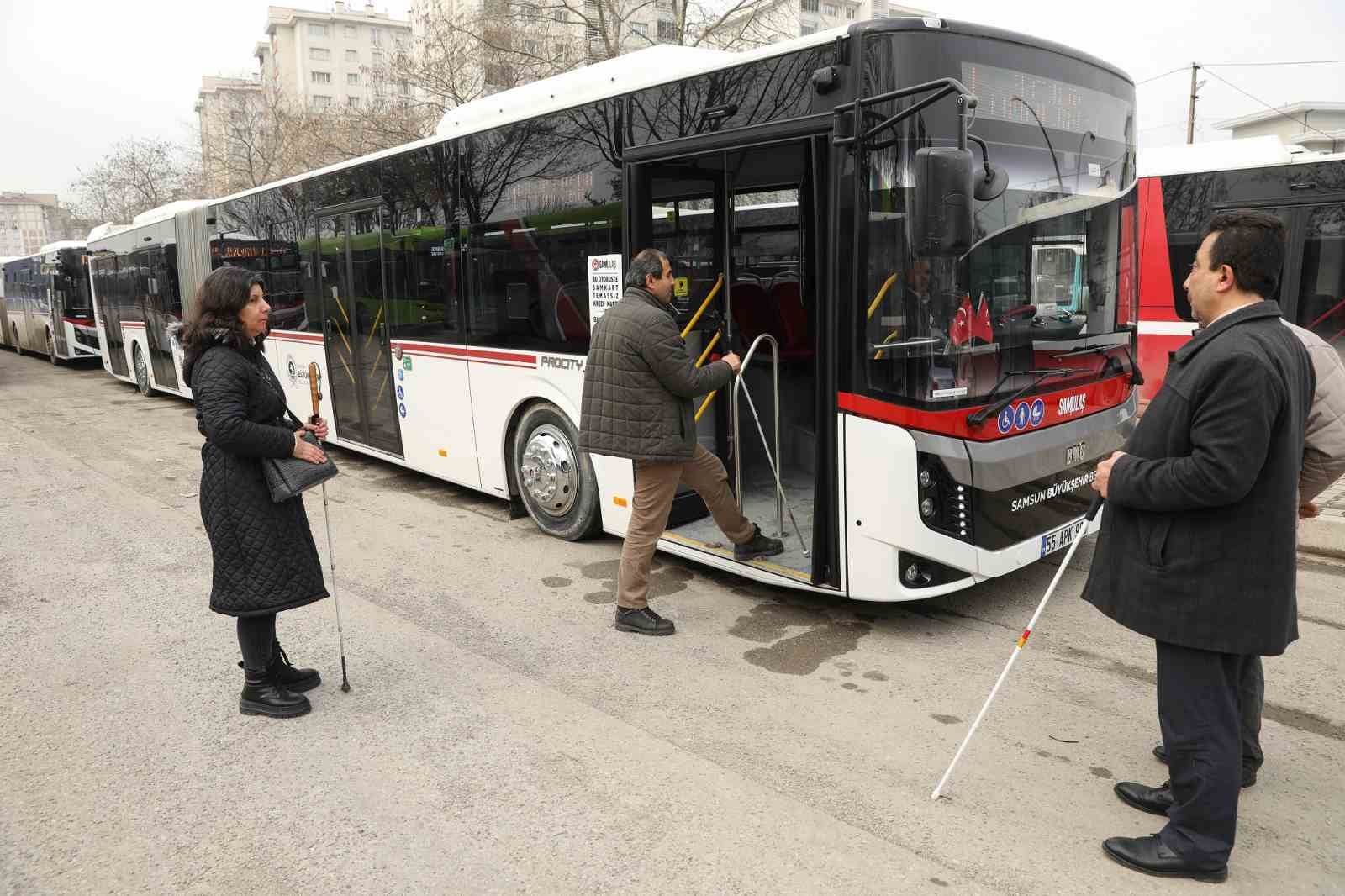 Samsun’da otobüslere engelliler için ‘ses ve görüntülü bilgilendirme sistemi’
?v=1