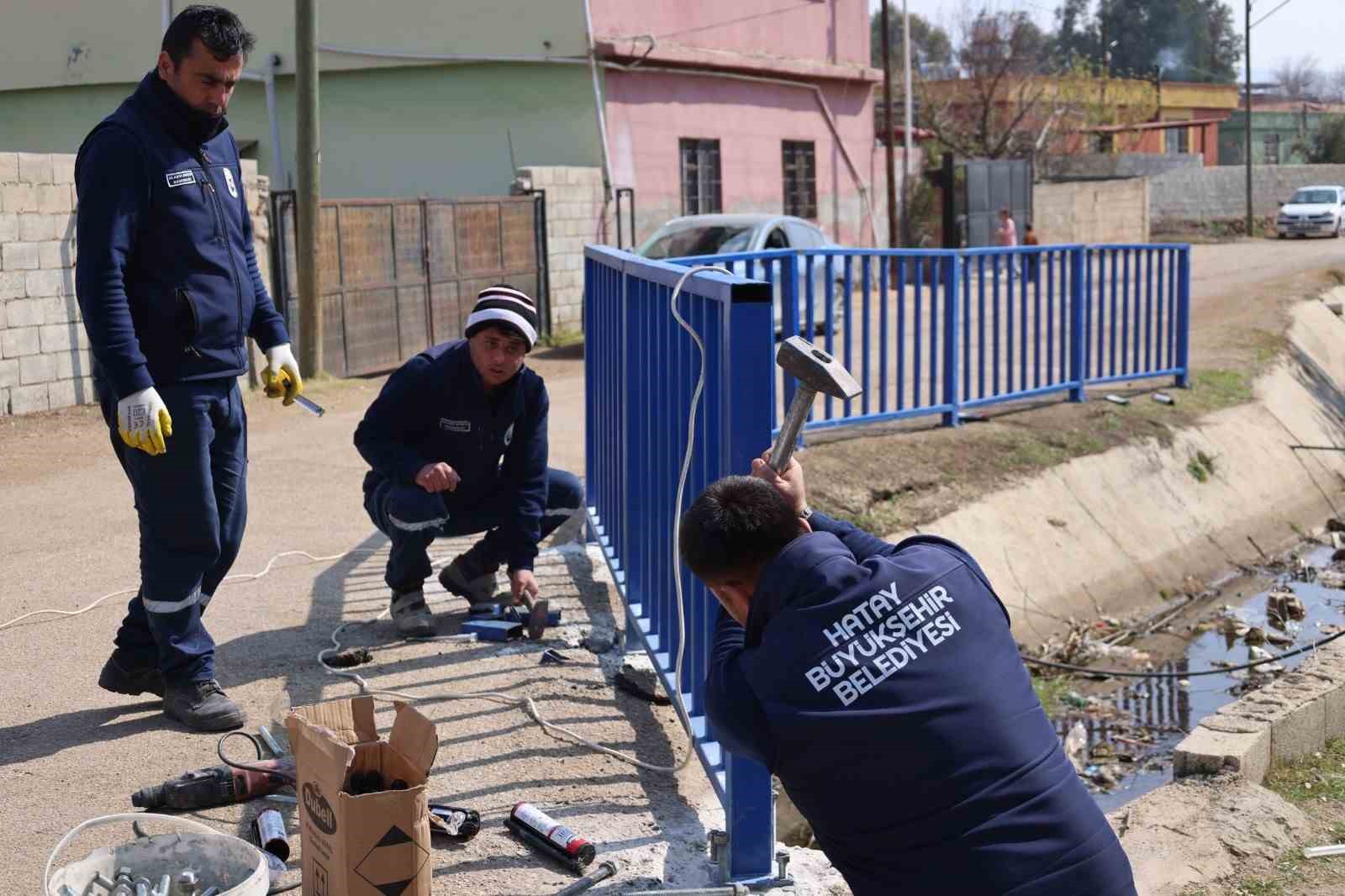 Hatay Büyükşehir Belediyesi 10 ayda 35 bin metre otokorkuluk montajladı
?v=1