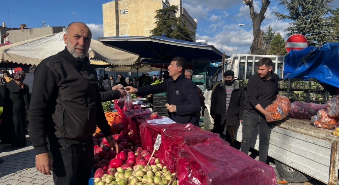 Tavşanlı’da pazarcılardan Ramazan ayında taze ürün
?v=1