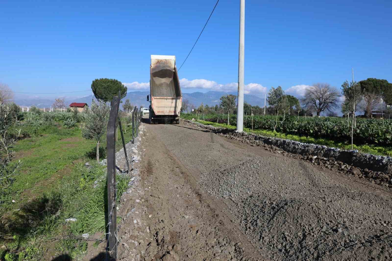 Efeler’in yolları güvenli hale getiriliyor
?v=1