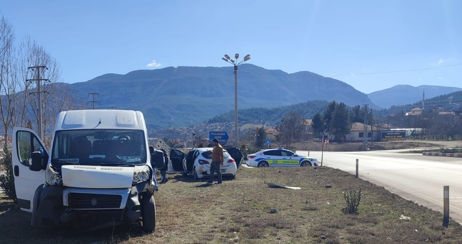 Karabük’te trafik kazalarında 6 kişi yaralandı
?v=1